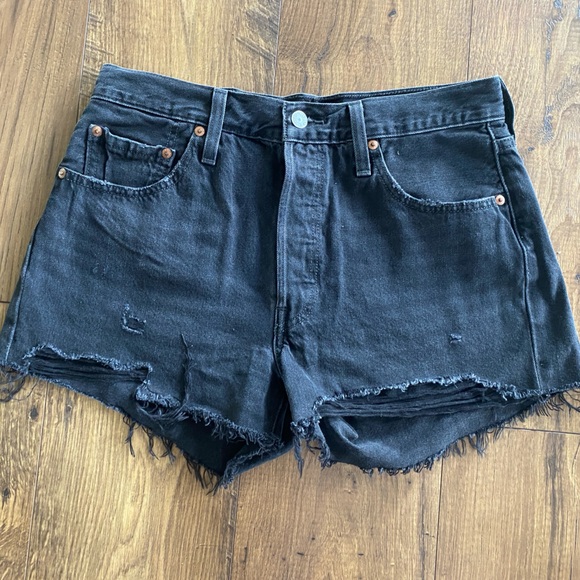 NWOT Levi 501 high waist shorts - Picture 1 of 3